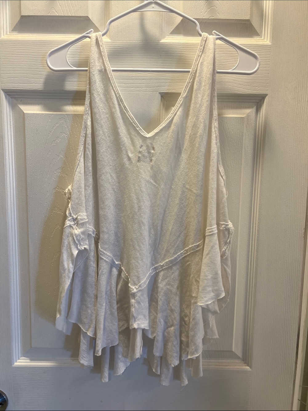We The Free White Flowy V-Neck Swing Tank - Picture 5 of 6